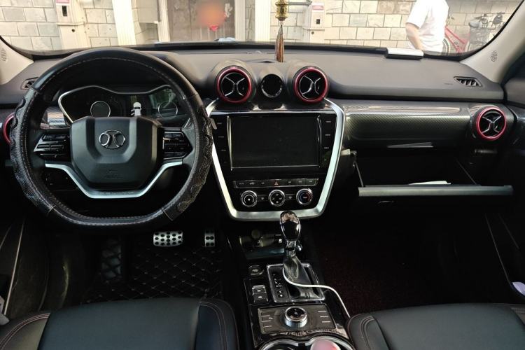 Used BAIC Off-Road BJ20 2018 1.5T CVT Luxury Model Center Console