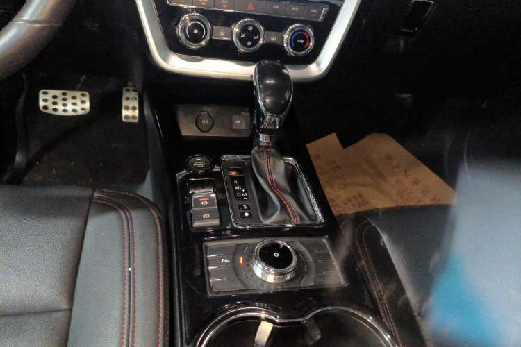 Used BAIC Off-Road BJ20 2018 1.5T CVT Luxury Model Gear Lever