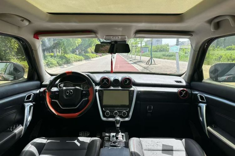 Used BAIC Off-Road BJ20 2018 1.5T CVT Luxury Model Interior 1