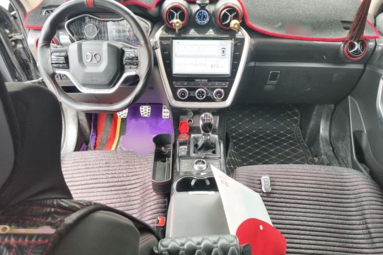 Used BAIC Off-Road BJ20 2018 1.5T Manual Luxury Edition Interior 2
