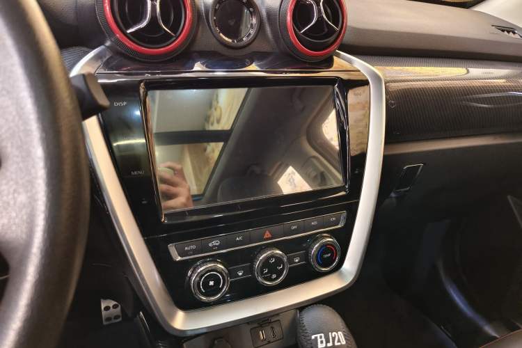 Used BAIC Off-Road BJ20 2018 1.5T CVT Luxury Model Interior 9