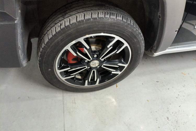 Used BAIC Off-Road BJ20 2018 1.5T CVT Luxury Model Left Front Wheel Hub