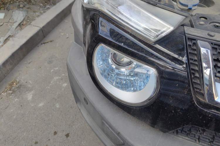 Used BAIC Off-Road BJ20 2018 1.5T Manual Luxury Edition Right Front Headlight
