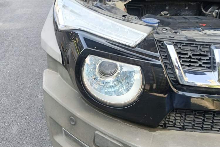 Used BAIC Off-Road BJ20 2018 1.5T Manual Luxury Edition Right Front Headlight