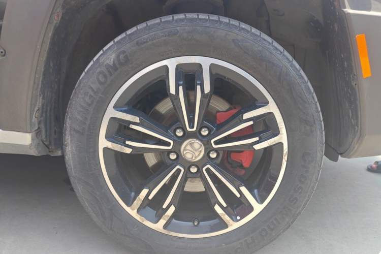 Used BAIC Off-Road BJ20 2018 1.5T CVT Luxury Model Right Front Wheel Hub