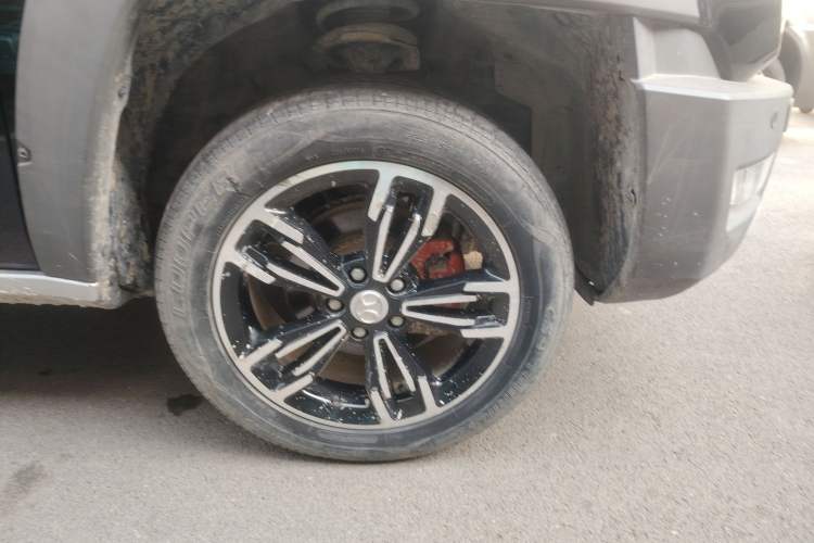Used BAIC Off-Road BJ20 2018 1.5T CVT Luxury Model Right Front Wheel Hub