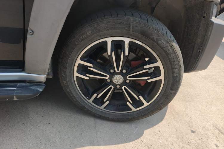 Used BAIC Off-Road BJ20 2018 1.5T CVT Luxury Model Right Front Wheel Hub