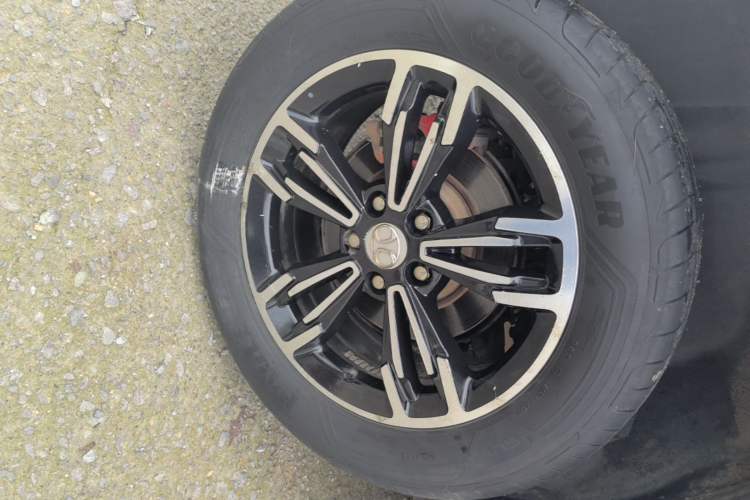 Used BAIC Off-Road BJ20 2018 1.5T CVT Luxury Model Right Rear Wheel Hub