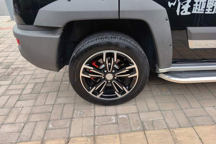 Used BAIC Off-Road BJ20 2018 1.5T CVT Luxury Model Right Rear Wheel Hub