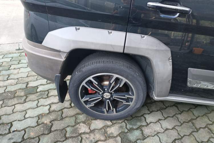 Used BAIC Off-Road BJ20 2018 1.5T CVT Luxury Model Right Rear Wheel Hub