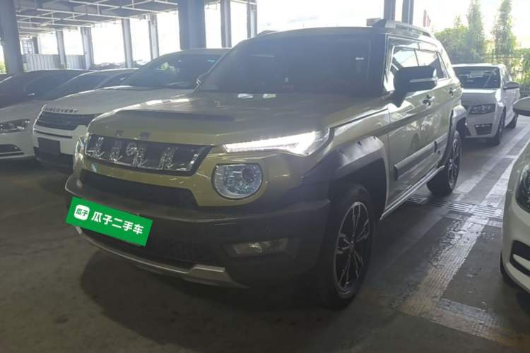 Used BAIC Off-Road BJ20 2018 1.5T Manual Luxury Edition Guazi used car, China used car export, Used car for sale, Used  cars, Cheapest cars for sale