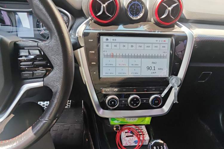 Used BAIC Off-Road BJ20 2018 1.5T Manual Luxury Edition Audio And AC Panel
