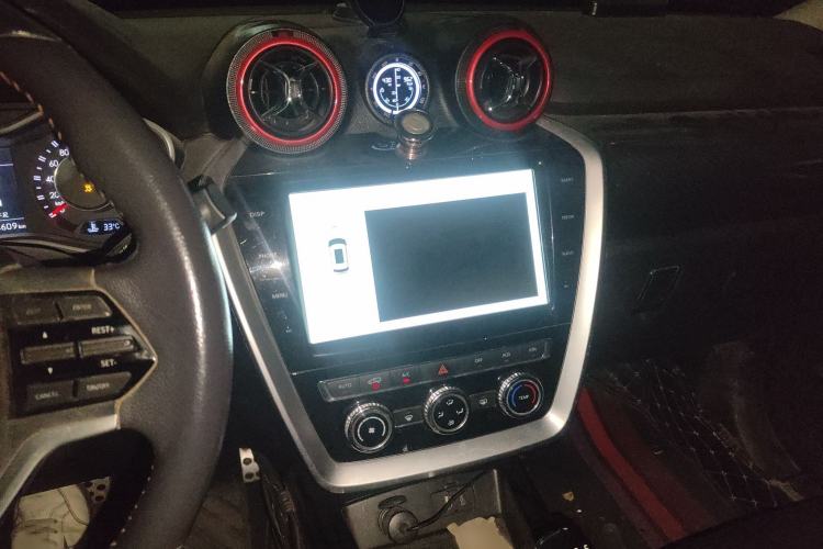 Used BAIC Off-Road BJ20 2018 1.5T Manual Luxury Edition Audio And AC Panel