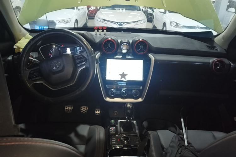 Used BAIC Off-Road BJ20 2018 1.5T Manual Luxury Edition Center Console