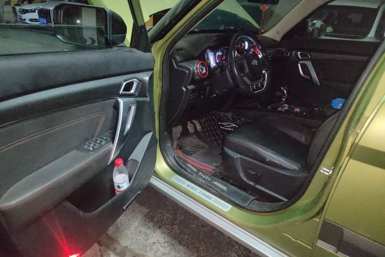 Used BAIC Off-Road BJ20 2018 1.5T Manual Luxury Edition Interior 3