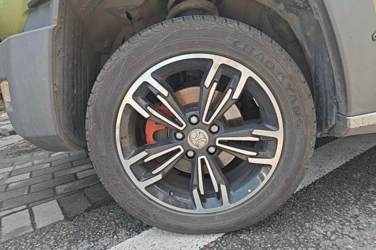 Used BAIC Off-Road BJ20 2018 1.5T CVT Luxury Model Left Front Wheel Hub