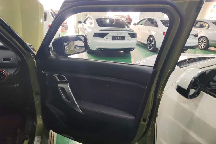 Used BAIC Off-Road BJ20 2018 1.5T CVT Luxury Model Right Front Door Interior