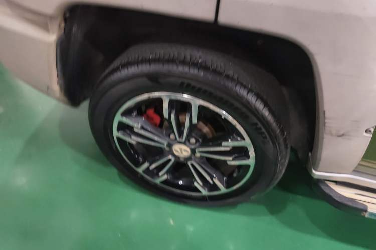 Used BAIC Off-Road BJ20 2018 1.5T CVT Luxury Model Right Rear Wheel Hub