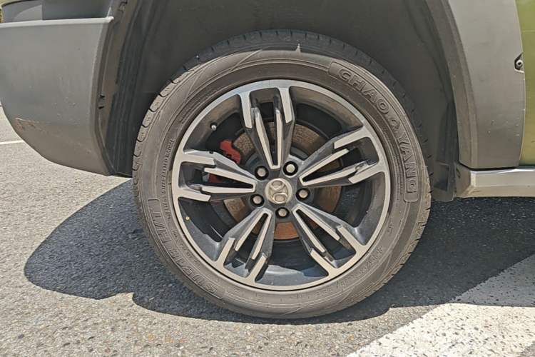 Used BAIC Off-Road BJ20 2018 1.5T CVT Luxury Model Right Rear Wheel Hub