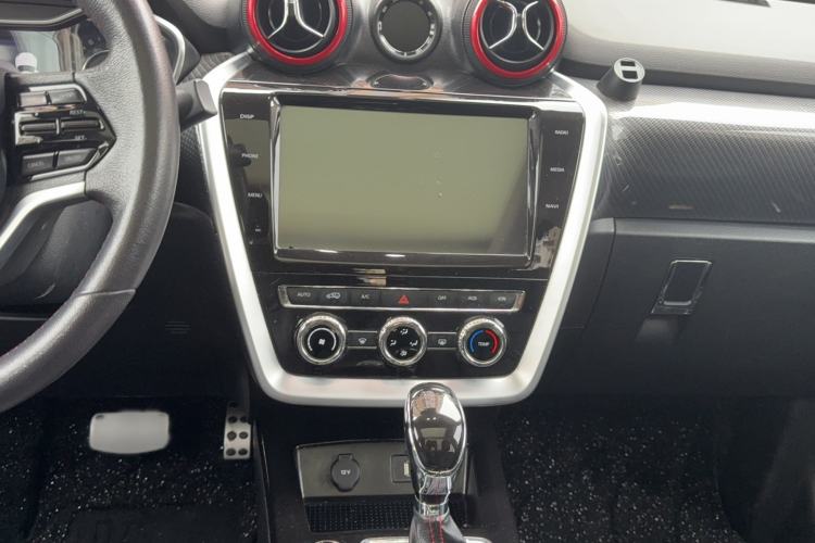Used BAIC Off-Road BJ20 2018 1.5T CVT Luxury Model Audio And AC Panel
