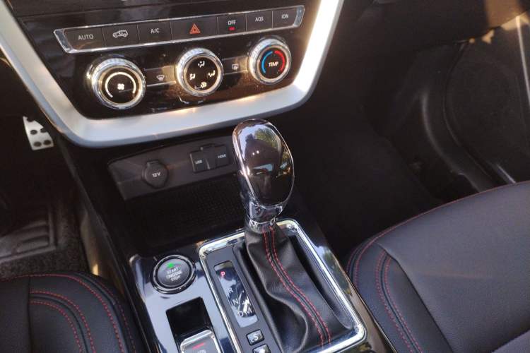 Used BAIC Off-Road BJ20 2018 1.5T CVT Luxury Model Gear Lever