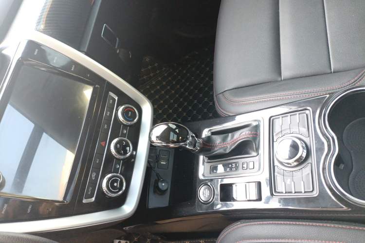 Used BAIC Off-Road BJ20 2018 1.5T CVT Luxury Model Interior 2