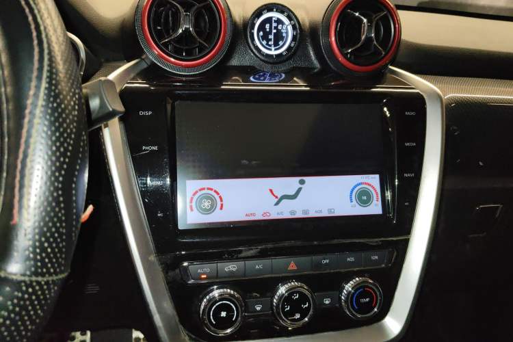 Used BAIC Off-Road BJ20 2018 1.5T CVT Luxury Model Audio And AC Panel