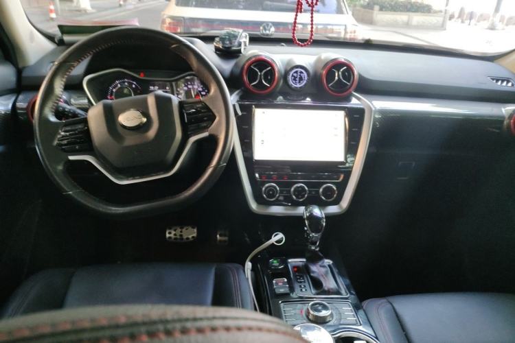 Used BAIC Off-Road BJ20 2018 1.5T CVT Luxury Model Center Console