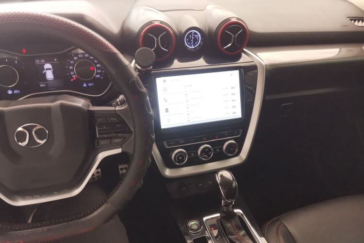 Used BAIC Off-Road BJ20 2018 1.5T CVT Luxury Model Center Console