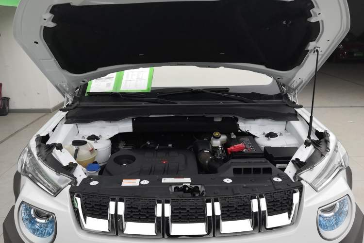 Used BAIC Off-Road BJ20 2018 1.5T CVT Elite Model Engine Bay