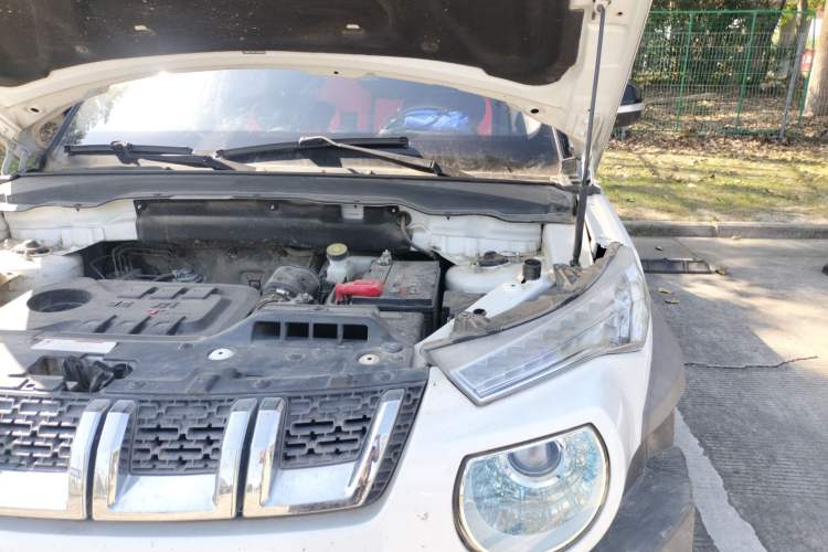 Used BAIC Off-Road BJ20 2018 1.5T CVT Elite Model Engine Bay Left