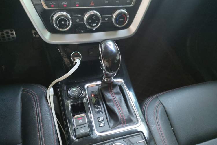 Used BAIC Off-Road BJ20 2018 1.5T CVT Luxury Model Gear Lever