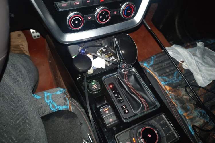 Used BAIC Off-Road BJ20 2018 1.5T CVT Luxury Model Gear Lever