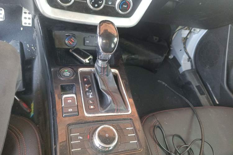Used BAIC Off-Road BJ20 2018 1.5T CVT Luxury Model Gear Lever