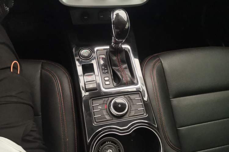 Used BAIC Off-Road BJ20 2018 1.5T CVT Luxury Model Gear Lever