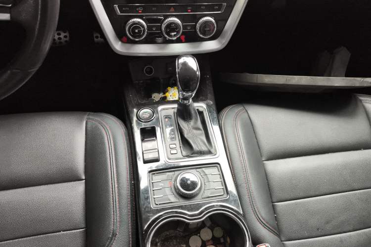 Used BAIC Off-Road BJ20 2018 1.5T CVT Luxury Model Gear Lever