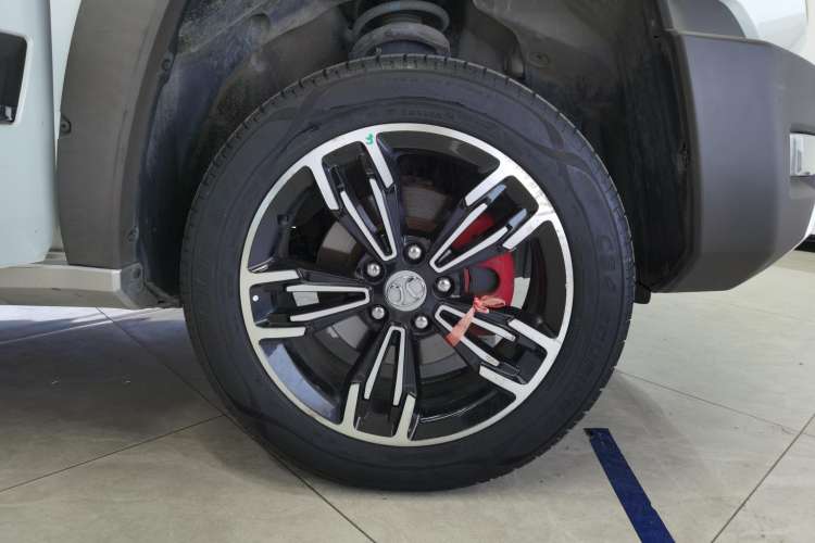 Used BAIC Off-Road BJ20 2018 1.5T CVT Luxury Model Left Front Wheel Hub