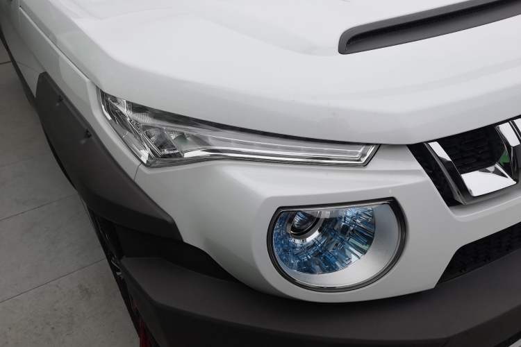 Used BAIC Off-Road BJ20 2018 1.5T CVT Elite Model Right Front Headlight