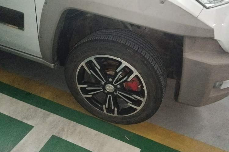 Used BAIC Off-Road BJ20 2018 1.5T Manual Luxury Edition Right Front Wheel Hub