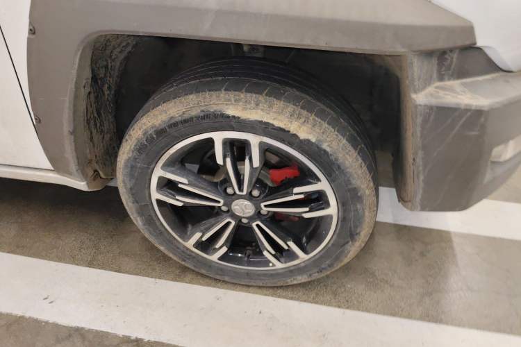 Used BAIC Off-Road BJ20 2018 1.5T CVT Luxury Model Right Front Wheel Hub