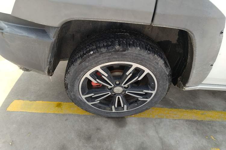 Used BAIC Off-Road BJ20 2018 1.5T Manual Luxury Edition Right Rear Wheel Hub
