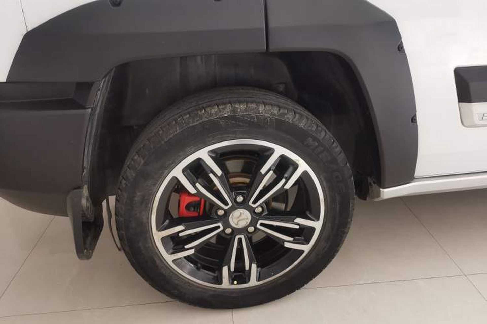 Used BAIC Off-Road BJ20 2018 1.5T CVT Luxury Model Right Rear Wheel Hub