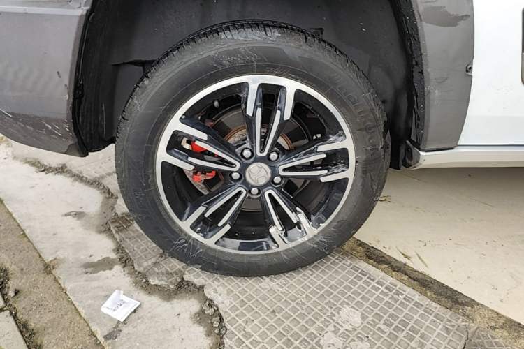Used BAIC Off-Road BJ20 2018 1.5T CVT Luxury Model Right Rear Wheel Hub