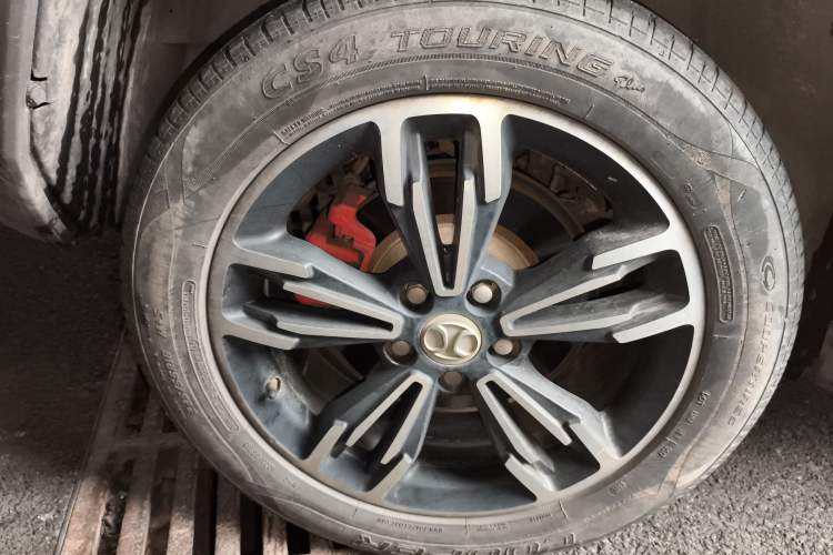 Used BAIC Off-Road BJ20 2018 1.5T CVT Luxury Model Right Rear Wheel Hub