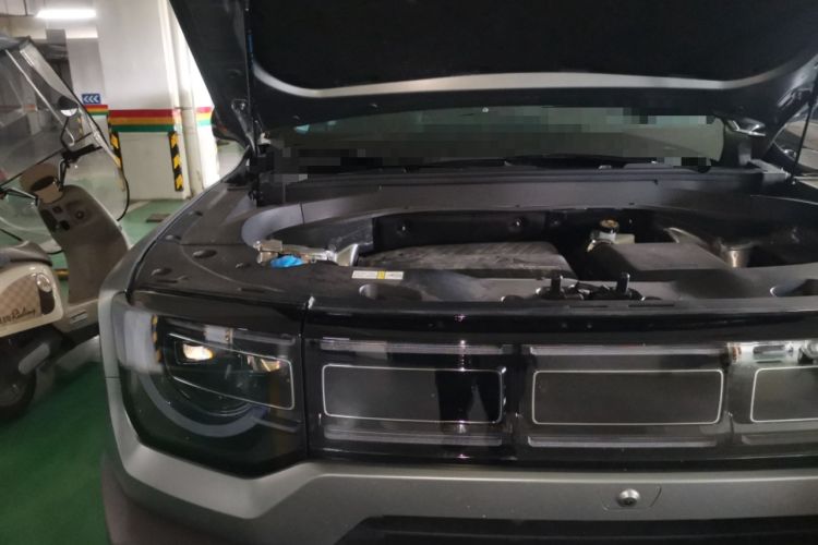 Used BAIC Off-Road BJ30 2024 1.5T Magic Electric Drive Advanced Version Engine Bay Right