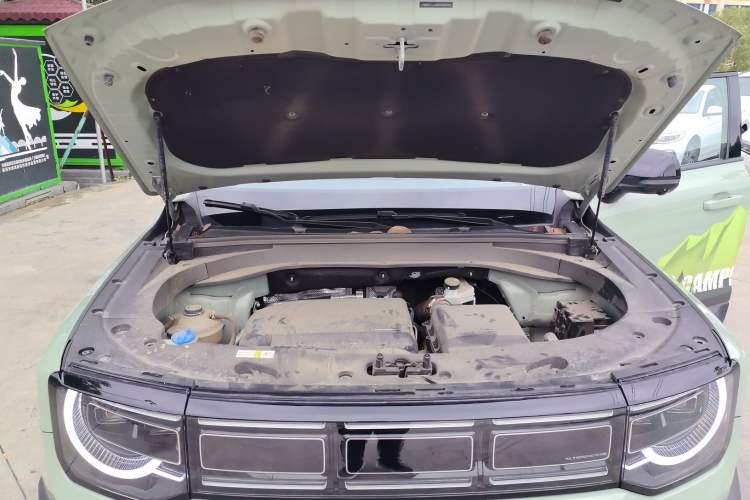 Used BAIC Off-Road BJ30 2024 1.5T Magic Electric Drive Advanced Version Engine Bay