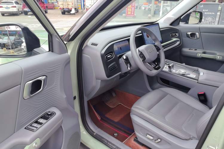 Used BAIC Off-Road BJ30 2024 1.5T Magic Electric Drive Advanced Version Interior 2