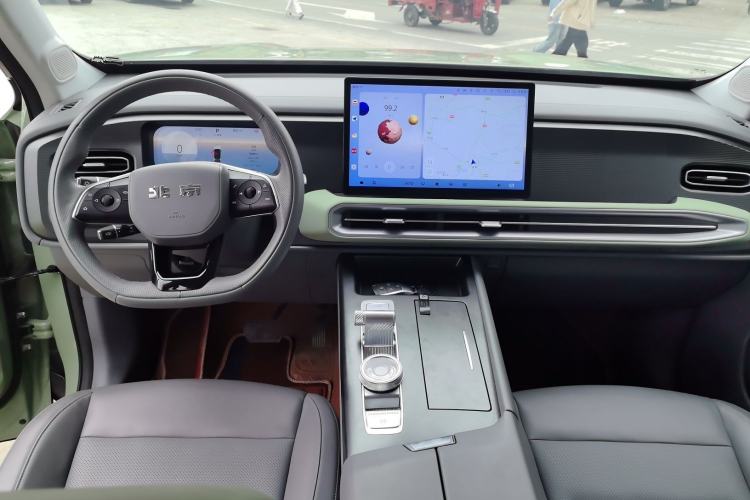 Used BAIC Off-Road BJ30 2024 1.5T Magic Electric Drive Advanced Version Interior 3