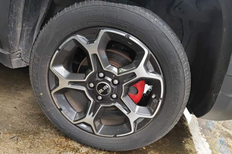 Used BAIC Off-Road BJ30 2021 1.5T Wolf Xiaoye Edition Right Front Wheel Hub