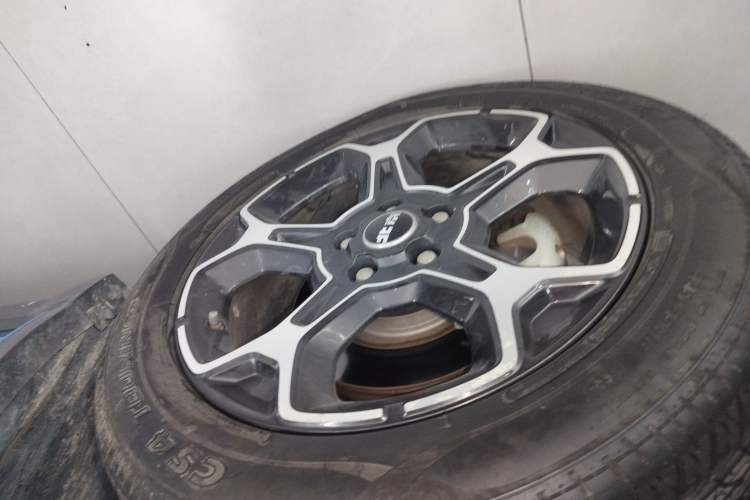 Used BAIC Off-Road BJ30 2021 1.5T Wolf Xiaomei Edition Left Front Wheel Hub